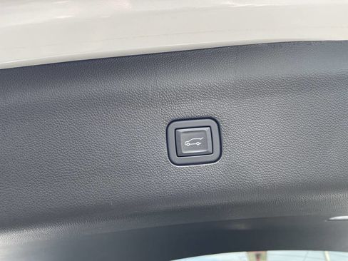 Used 2024 Buick Enclave Essence w/ Sound and Sites Package FWD image 7