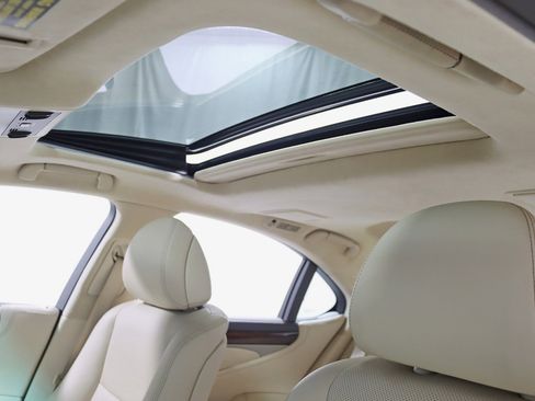 Used 2013 Lexus LS 460 AWD w/ Ultra Luxury Pkg image 29