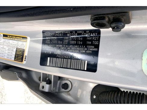 Used 2025 Hyundai Venue SEL FWD image 30
