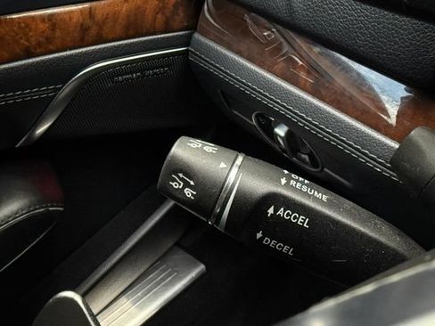Used 2013 Mercedes-Benz SL 63 AMG image 28