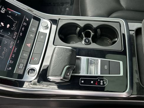 Used 2021 Audi Q8 Premium Plus w/ Premium Plus Package image 17