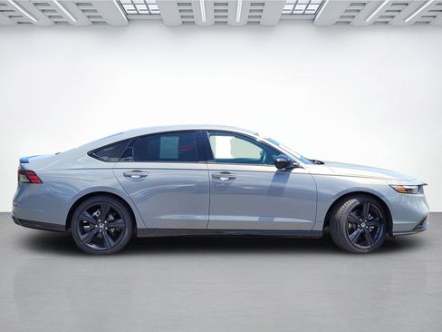 Used 2025 Honda Accord Sport image 11