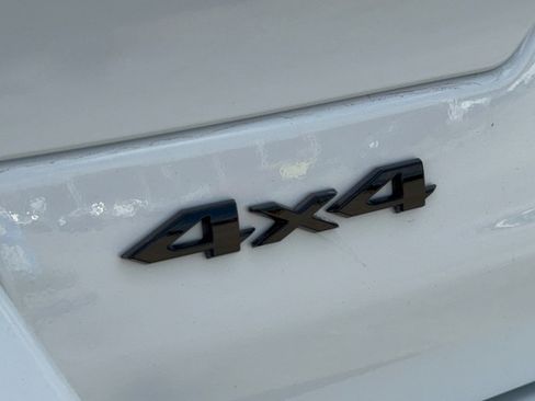 Used 2025 Jeep Grand Cherokee Altitude AWD/4WD image 32