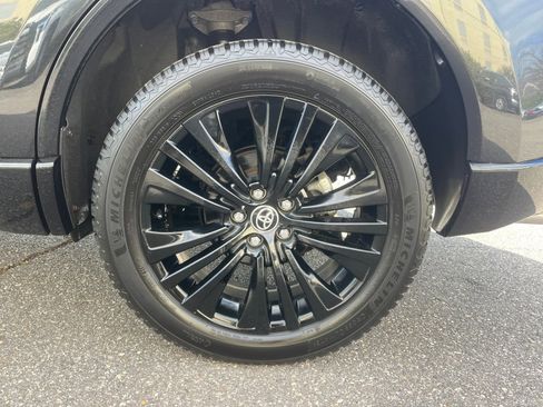 Certified 2023 Toyota Venza Nightshade image 24