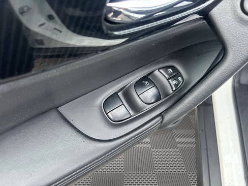 Used 2019 Nissan Rogue SL w/ Premium Package AWD/4WD image 15