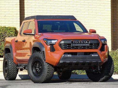 Used 2025 Toyota Tacoma TRD Off-Road image 3