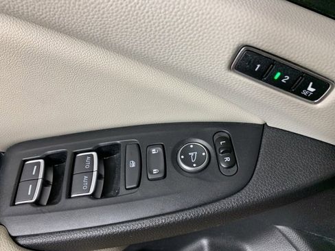 Used 2020 Honda Accord Touring image 17