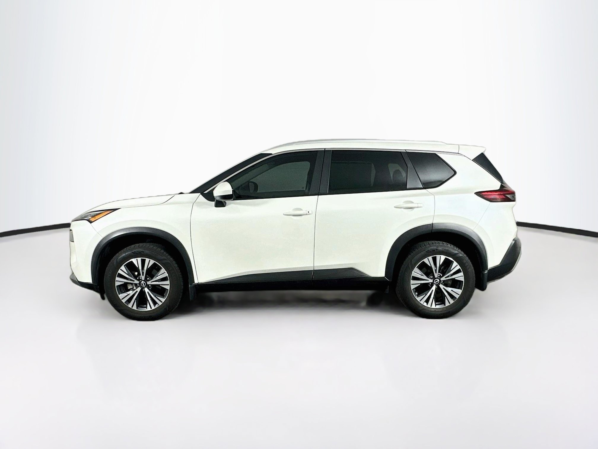 Used 2023 Nissan Rogue SV w/ SV Premium B Package FWD image 4