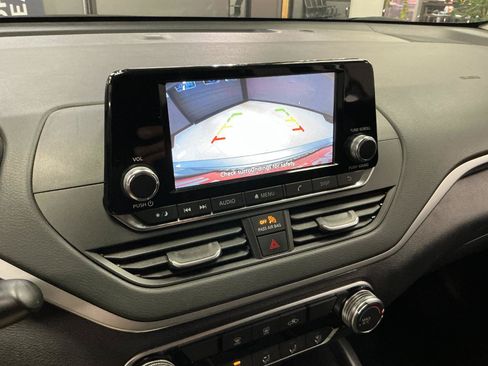 Used 2023 Nissan Altima 2.5 S FWD image 19