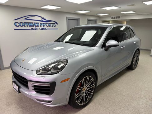 Used 2016 Porsche Cayenne GTS image 2