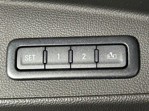 Used 2018 Chevrolet Tahoe LT RWD image 36