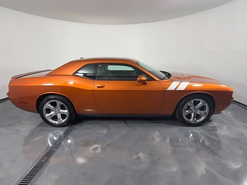 Used 2011 Dodge Challenger R/T RWD image 4