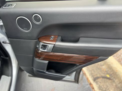 Used 2017 Land Rover Range Rover HSE image 29