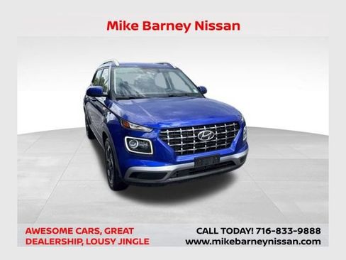 Used 2022 Hyundai Venue Limited FWD image 1