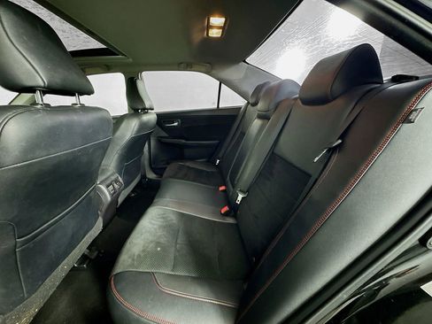 Used 2015 Toyota Camry XSE image 28