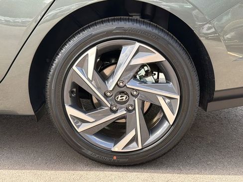 New 2026 Hyundai Elantra Limited FWD image 20
