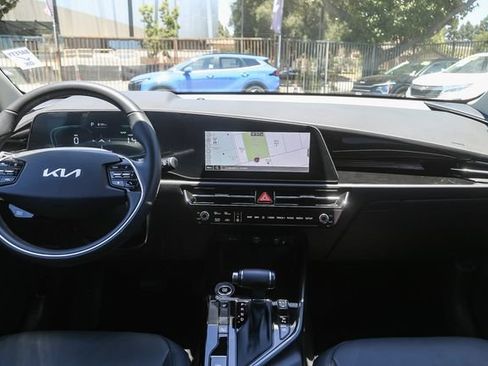 Certified 2025 Kia Niro EX FWD image 13