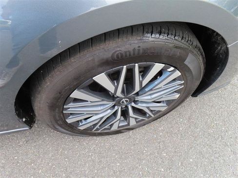Used 2025 Nissan Altima 2.5 SV FWD image 9