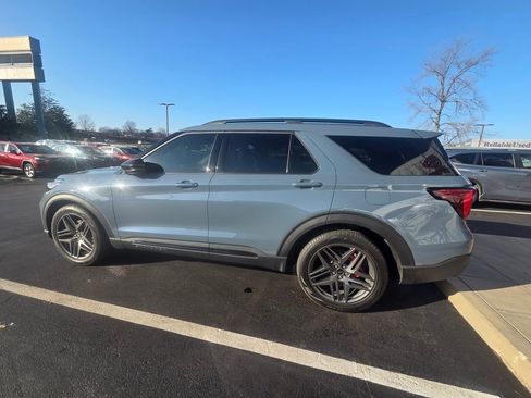 Used 2025 Ford Explorer ST w/ Sun And Sound Package image 7