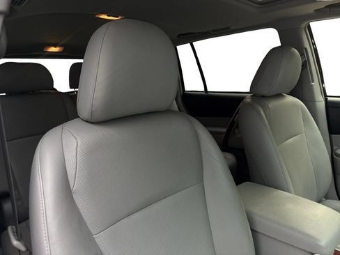 Used 2013 Toyota Highlander Limited AWD/4WD image 50
