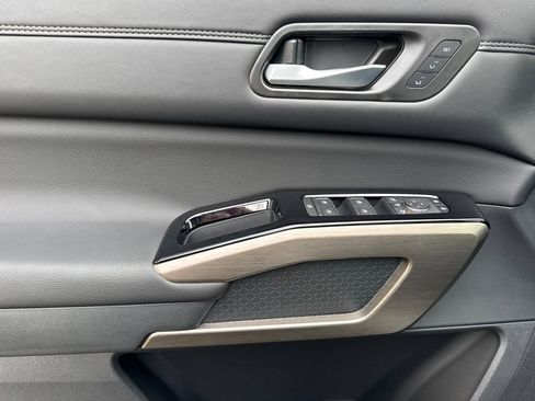 New 2025 Nissan Pathfinder Platinum w/ Lighting Package (N92) image 12