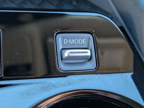 Certified 2025 Nissan Murano SV image 19