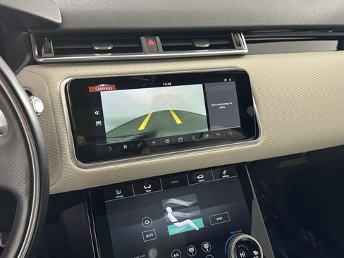 Used 2019 Land Rover Range Rover Velar R-Dynamic SE image 23