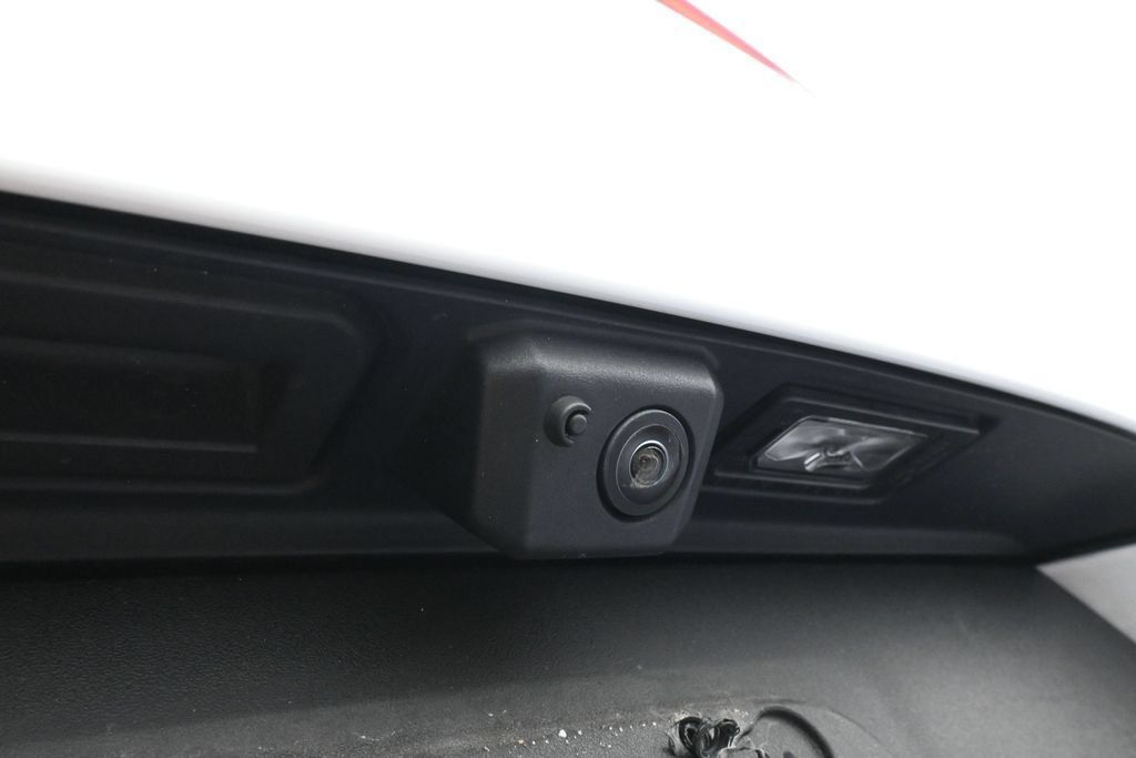 Used 2025 Porsche Cayenne AWD/4WD image 43