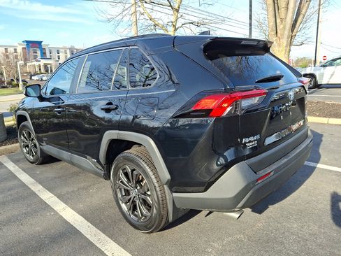 Certified 2023 Toyota RAV4 XLE Premium image 3