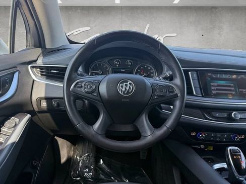 Used 2018 Buick Enclave Essence FWD image 21