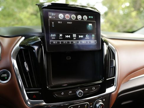 Used 2018 Chevrolet Traverse High Country AWD/4WD image 16