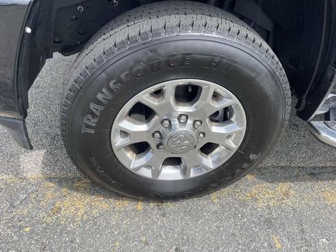 Used 2024 RAM 2500 Laramie image 12