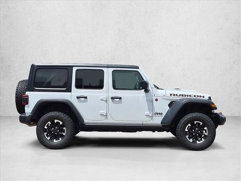 Used 2025 Jeep Wrangler Unlimited Rubicon AWD/4WD image 4