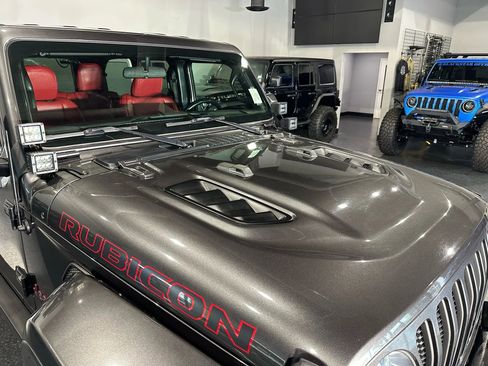 Used 2018 Jeep Wrangler Unlimited Rubicon image 3