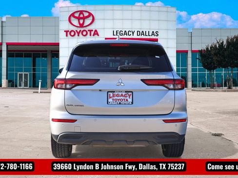 Used 2022 Mitsubishi Outlander ES image 8