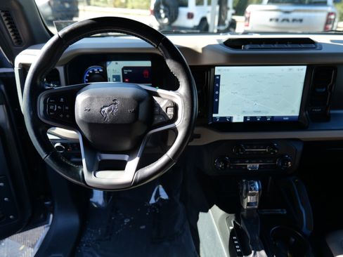 Used 2022 Ford Bronco Wildtrak image 17