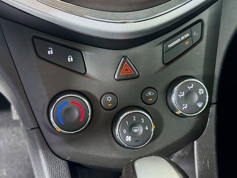 Used 2019 Chevrolet Sonic LT FWD image 17