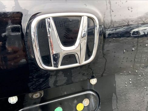 Used 2017 Honda Pilot Touring image 10