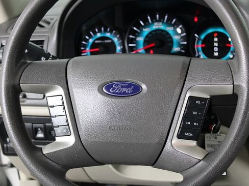 Used 2010 Ford Fusion SE FWD image 18