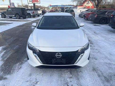 Used 2024 Nissan Sentra SV image 2