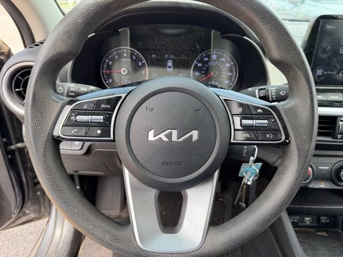 Used 2022 Kia Forte LXS w/ LXS Technology Package FWD image 23