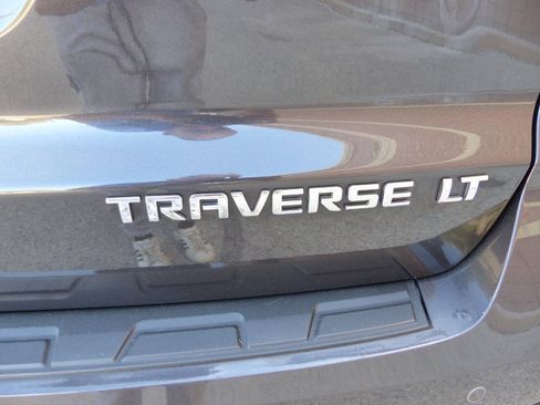 Used 2016 Chevrolet Traverse LT FWD image 9