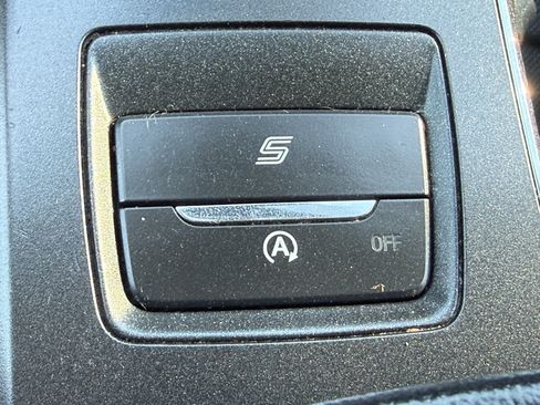 Used 2020 Ford Fusion SE image 30