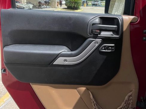 Used 2012 Jeep Wrangler Sahara w/ Connectivity Group AWD/4WD image 25