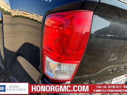 Used 2019 Toyota Tacoma TRD Sport image 23