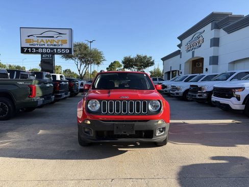 Used 2018 Jeep Renegade Latitude AWD/4WD image 40