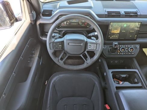Used 2022 Land Rover Defender 110 V8 image 27