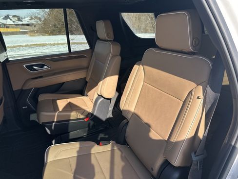 Used 2021 Chevrolet Tahoe Premier w/ Premium Package image 33