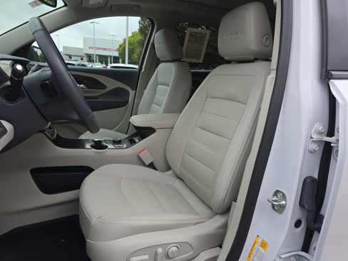 Used 2024 GMC Terrain Denali w/ Denali Premium Package AWD/4WD image 15