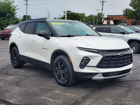 Used 2023 Chevrolet Blazer LT w/ Convenience Package AWD/4WD image 2